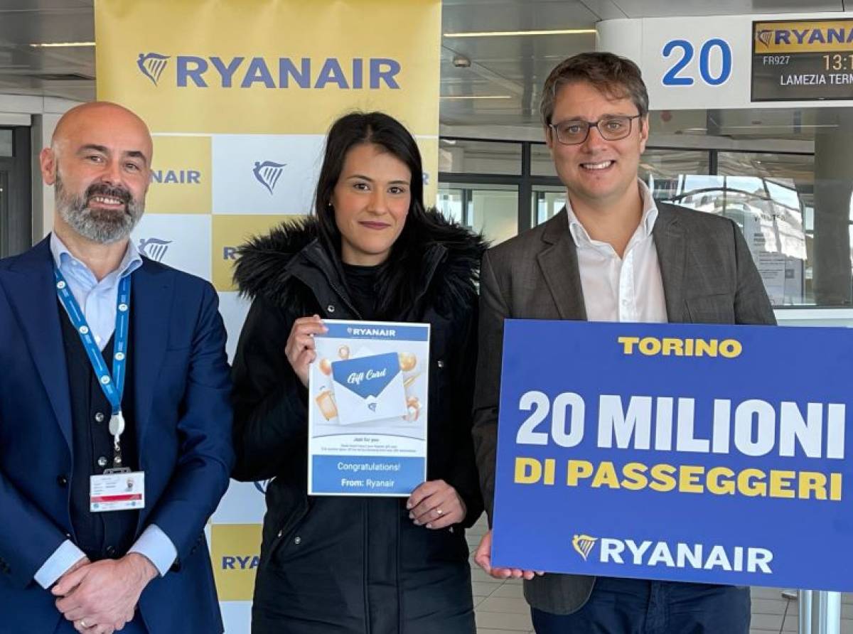 Ryanair celebra 20 milioni di passeggeri a Torino: nuovo aereo basato, 2 nuove rotte e offerte voli low cost da 21,99 euro